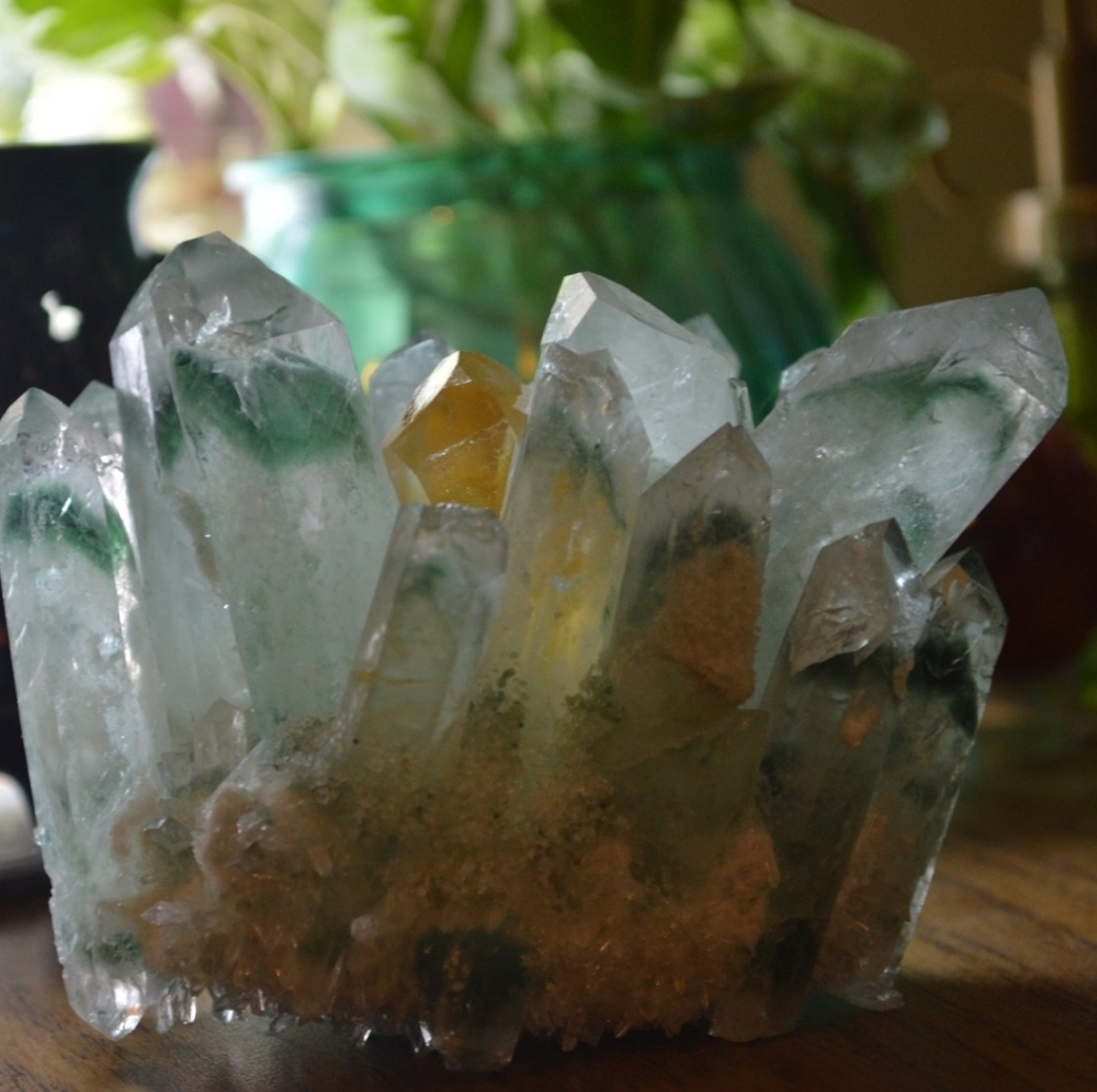 Phantom Quartz Cluster w. Citrine Baby - Picture 4 of 6